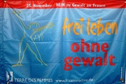 TERRE DES FEMMES Fahnenaktion NEIN zu Gewalt an Frauen am 25.11.2005 in Mülheim an der Ruhr
