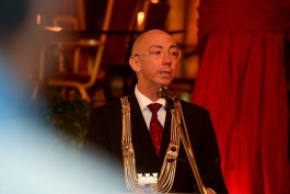9. Einbürgerungsfeier am 14. Januar 2016 in der Stadthalle: Oberbürgermeister Ulrich Scholten bei seiner Begrüßungsrede