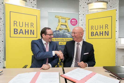 Pressekonferenz 14. Juli 2017 - Aus drei mach eins - Ruhrbahn-Verträge werden unterzeichnet