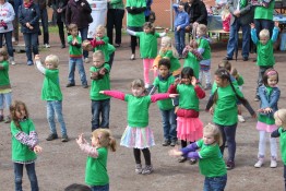 Erster Mülheimer Kinder-Tanzflashmob zum Abschluss der Bewegungswoche Heißen bewegt sich - vielfältig