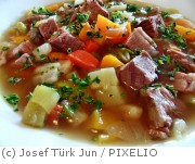 In der polnischen Küche gibt es viele Suppen und Eintöpfe.