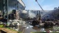 Brand in Paperlager im Hafen - Einsatzkräfte der Feuerwehr sind vor Ort - Quelle/Autor: Volker Wiebels