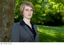 Dr. Vera Krewald promovierte am MPI CEC in der Abteilung von Prof. Frank Neese.