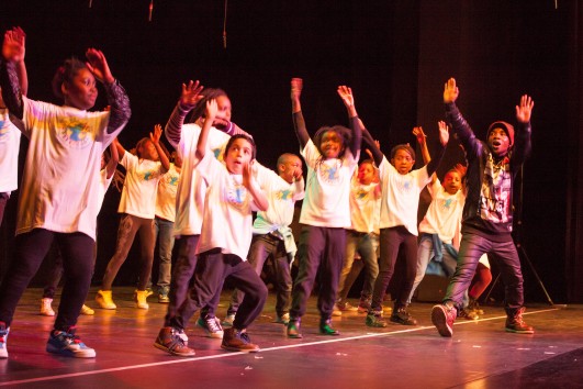 Colours of Dance: Tanzaufführung beim Kulturtag der Grundschulen 2015