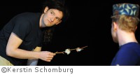 Stücke 2012: Janning Kahnert und Martin Wißner in DAS DING von Philipp Löhle, Inszenierung des Deutschen Schauspielhauses in Hamburg / Ruhrfestspiele Recklinghausen