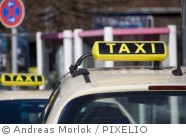 Taxischilder. Ab Januar 2015 gelten neue Taxenpreise.