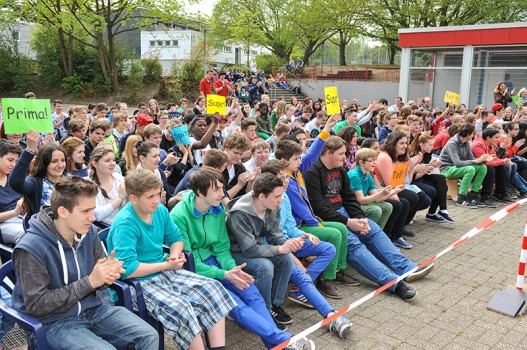 100 Jahre Ruhrverband. Spiel ohne Grenzen, Gesamtschule Saarn. 02.05.2013 Foto: Walter Schernstein
