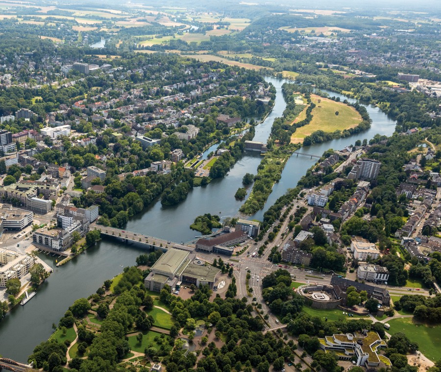 Komm zur Ruhr Die Mülheimer Stadtmarketing und Tourismus GmbH (MST) und ihre Partnerhotels laden Sie herzlich ein, die Stadt am Fluss zu unseren attraktiven Sommer-Übernachtungsraten zu entdecken. - MST GmbH / Hans Blossey