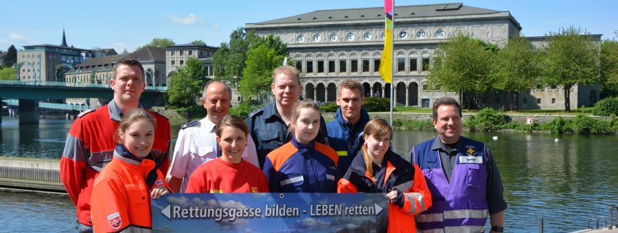 Gruppenfoto. In Mülheim an der Ruhr gibt es seit vielen Jahren einen gut funktionierenden Katastrophenschutz. Alles läuft hier unter dem Motto: Gemeinsam für Mülheim.