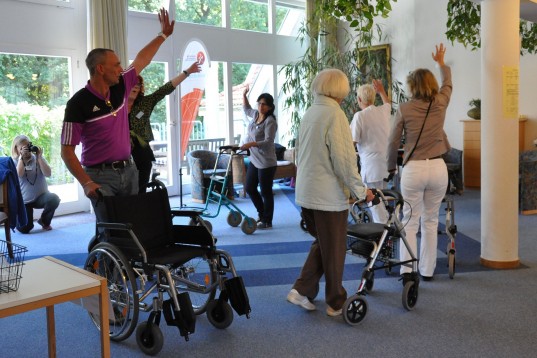 Aktionstag Bewegt älter werden: Großen Spaß bereitete den Besuchern insbesondere der Rollstuhltanz. 