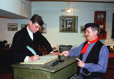 Jan und Hinnerk: links - Friedrich Wilhelm von Gehlen als Hinnerk und rechts - Walter Ferschen als Jan (verstorben 2003)