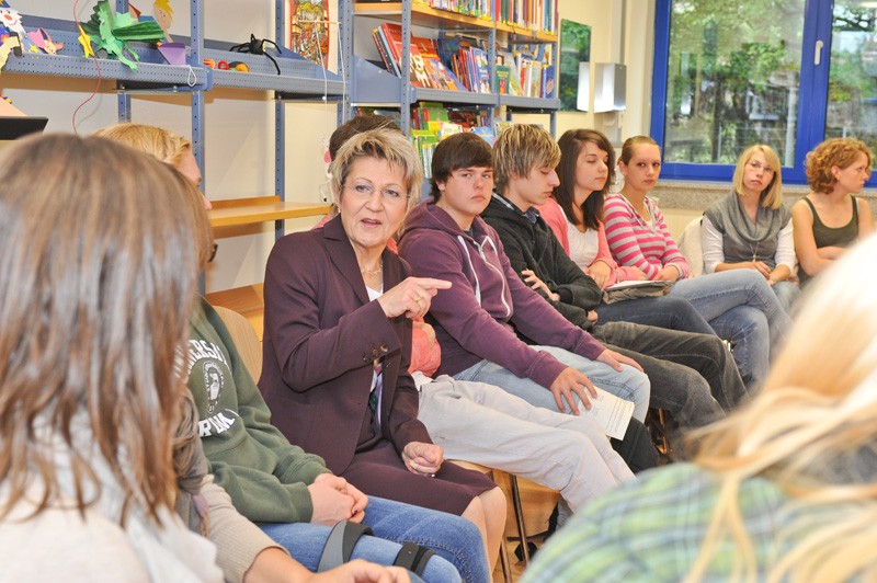 Jugendsprechstunde zum Thema Europa, Gustav-Heinemann-Schule.16.05.2011Foto: Walter Schernstein