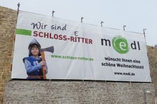 Die medl GmbH als großer Mülheimer Energieversorger unter-stützt mit der Anmietung eines Schloss-Retter-Werbebanners vor der Ringmauer die dringend benötigte Sanierung des äl-testen Mülheimer Wahrzeichens.  