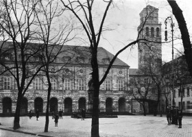 Das neue Mülheimer Rathaus nach der Fertigstellung (Bauzeit 1912-1914)