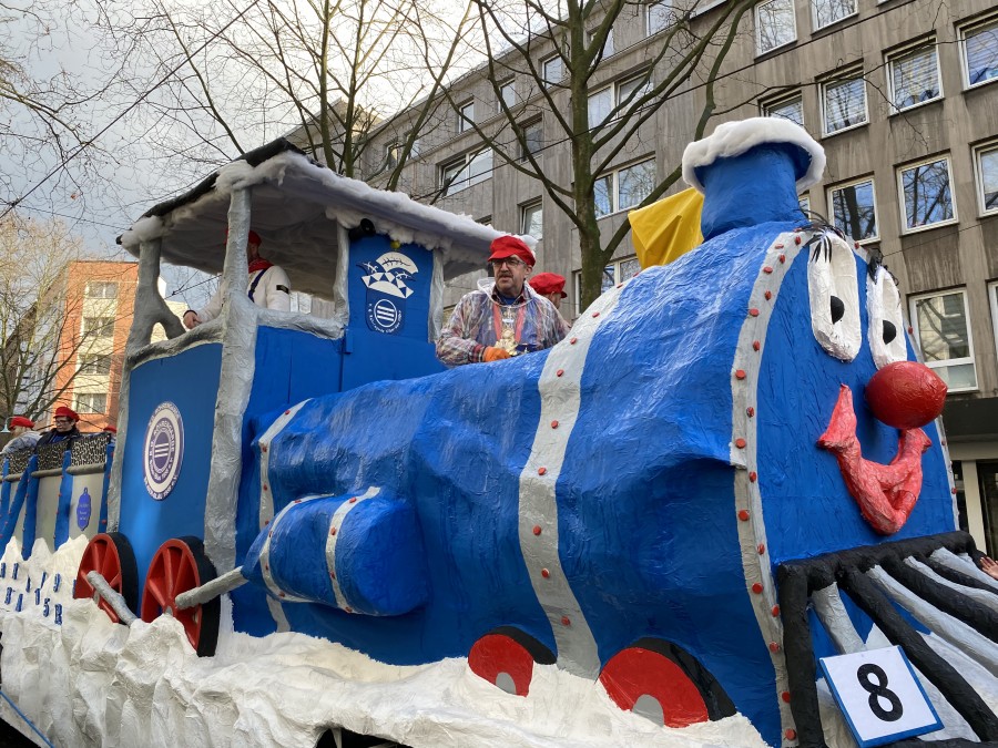 Karneval Rosenmontagszug in Mülheimer Innenstadt am 12.02.2024 - Stadt Mülheim an der Ruhr - Referat I - Sindy Peukert