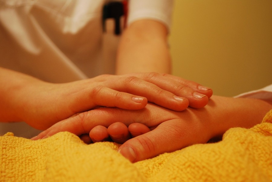 Haltende Hände, Pflegen, Trösten, Unterstützung, Hilfe, - Pixabay