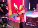 Feuershow beim medl-Mitmach-Zirkus 2017 im Zelt an der Feldmannstiftung - Carsten Scharwei