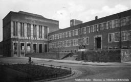Das 1929 eingeweihte Gebäude der beiden Mittelschulen