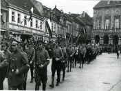 Aufmarsch der SA auf dem Rathausmarkt in Mülheim an der Ruhr (1933)