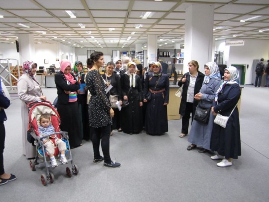 Türkische Mütter entdecken die Universität Duisburg-Essen.