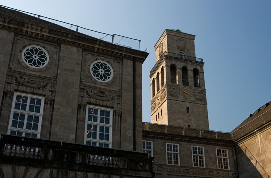 Das historische Rathaus mit seinem 60 Meter hohen Turm wurde von 1912-1915 errichtet. Das Museum wurde im Jahr 1977 eröffnet - MST GmbH