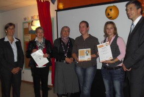 Das Städtische Familienzentrum Pusteblume hat in diesem Jahr in Zusammenarbeit mit der RAA ein Zertifikat für das Rucksack-Programm erhalten