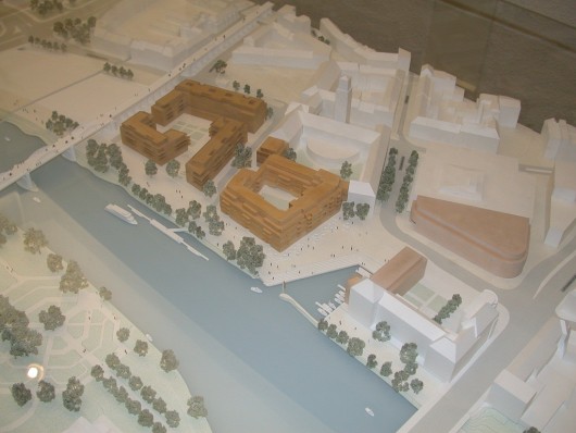 RUHRBANIA: Aktuelles Modell der Baufelder I und II - rechts im Bild: ein möglicher Kaufhof-Anbau