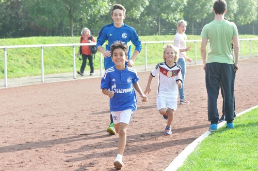 MSB-Sportabzeichen-Tag in der Oembergschule: Unter anderem absolvierten die Grundschüler im Rahmen des Aktionstags einen 800-m-Lauf  