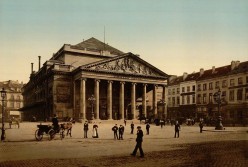 Postkartenansicht des Brüsseler Opernhauses La Monnaie (De Munt) um 1900