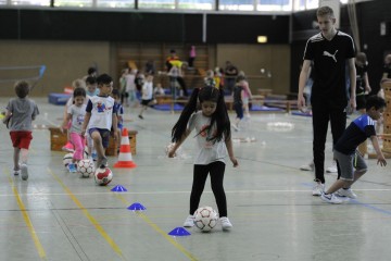 Kita-Sporttage: Konzentriert absolvierten die Kinder die verschiedenen Übungen.