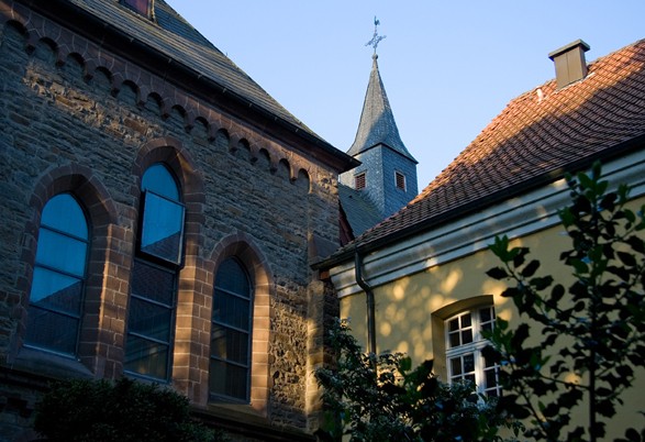 Das Kloster Saarn ist heute eines der bedeutendsten Baudenkmäler in Mülheim an der Ruhr. Die Klosteranlage aus dem Jahr 1214 war ursprünglich dem Orden der Zisterzienserinnen unterstellt