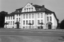 Ansicht der Schule am Klostermarkt anlässlich der 80-Jahr-Feier des Schulgebäudes (1992)
