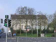 Die 1896 erbaute Grundschule Saarnberg Quelle/Autor: Amt für Kinder, Jugend und Schule
