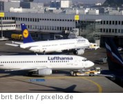Flughafen DüsseldorfrnBoeing 737 - Foto aus der Bilddatenbank pixelio