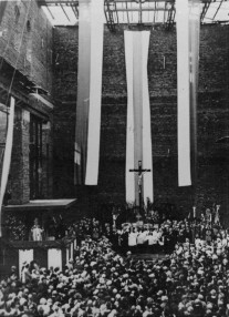 Das Richtfest der Kirche St. Mariae Geburt am 19. August 1928 in Mülheim an der  Ruhr - Stadtarchiv