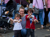 Mutter mit zwei Kindern auf der Veranstaltung Voll die Ruhr 2019 