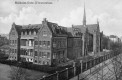 Das katholische Krankenhaus vor der Zerstörung im Zweiten Weltkrieg (Postkartenansicht vor 1914)