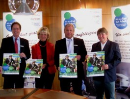 Bürgermeisterin Renate aus der Beek, Herr Lange und Herr Fleischer von der AOK Gesundheitskasse sowie Gudrun Fürtges als Ansprechpartnerin des ADFC eröffneten die Daueraktion „Mit dem Rad zur Arbeit 2010“  in Mülheim.