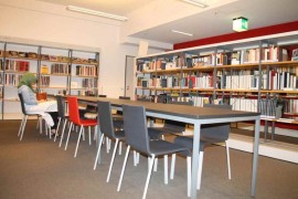 Arbeitsplatz in der Stadtbibliothek im MedienHaus - Quelle/Autor: Stadtbibliothek / I. Sawatzki