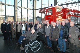 Einmal im Jahr findet ein Treffen der Pensionäre der Feuerwehr Mülheim statt. In gemütlicher Runde werden hier alte Geschichten erzählt.