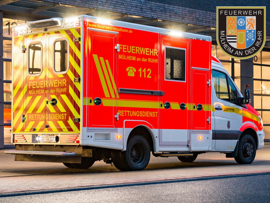 Wer einen Unfall erleidet oder sehr schwer erkrankt, kann sich darauf verlassen, dass schnell professionelle Hilfe kommt. - Feuerwehr Mülheim / Marc Stier