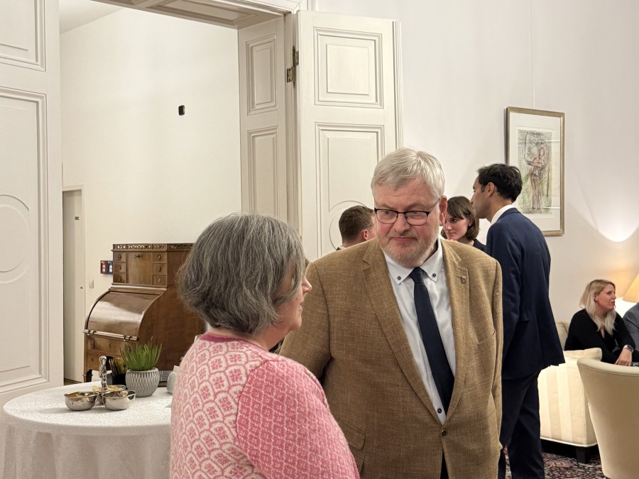 Bürgermeister Markus Püll (rechts) im Gespräch mit der Generalkonsulin Dr. Regine Grienberger (links) im Generalkonsulat der Bundesrepublik Deutschland in Istanbul. - Alexandra Taulien Bürgermeister Markus Püll (rechts) im Gespräch mit der Generalkonsulin Dr. Regine Grienberger (links) im Generalkonsulat der Bundesrepublik Deutschland in Istanbul. - Alexandra Taulien