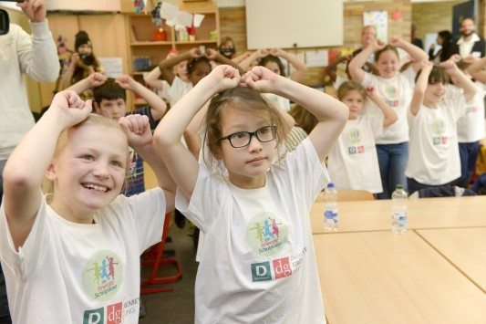 Die bewegte Schulpause bringt Grundschüler aus Mülheim an der Ruhr täglich in Schwung - auch im Klassenraum