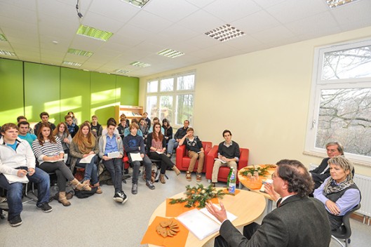 Schülersprechstunde zum Thema Europa in der Luisenschule. 14.12.2012 Foto: Walter Schernstein