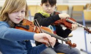 Bild mit Geige vom Programm JeKits: Jedem Kind Instrumente, Tanzen, Singen