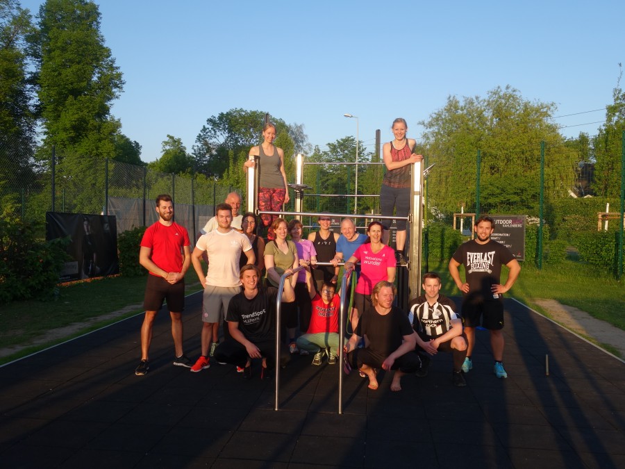 Functional Trainingsgruppe auf dem Outdoorgym Kahlenberg - TrendSport