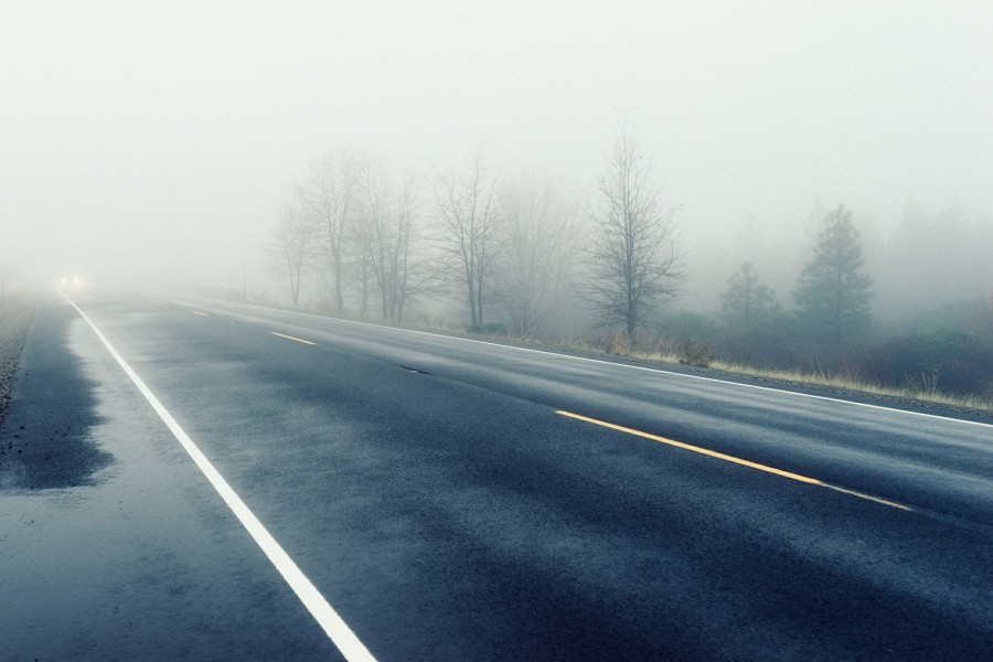 Nebel, Unfallrisiko, Straßenverkehr, Sicht, Auto, Landstraße, Nässe - JayMantri auf Pixabay