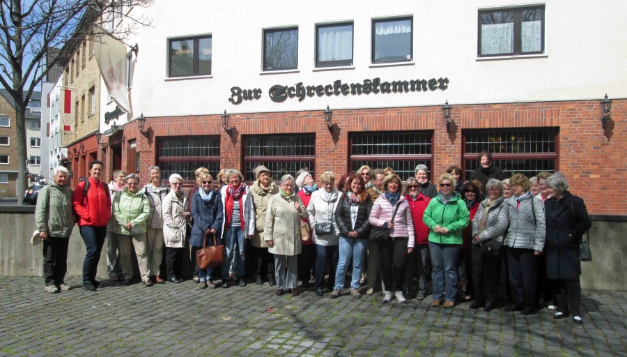 Teilnehmerinnen der Frauenpolitischen Exkursion nach Köln - Katholische Familienbildungsstätten Oberhausen - Mülheim/Ruhr