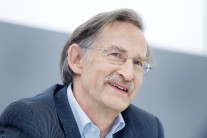 Manfred Reetz, emeritierter Direktor am Max-Planck-Institut für Kohlenforschung, wird mit der Chirality Medal 2014 ausgezeichnet.