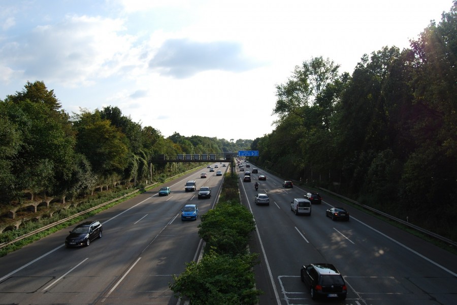 Straßen.NRW Regionalniederlassung Ruhr, führt auf den Autobahnen rund um Mülheim an der Ruhr Arbeiten durch - Norbert Vennekötter auf Pixabay